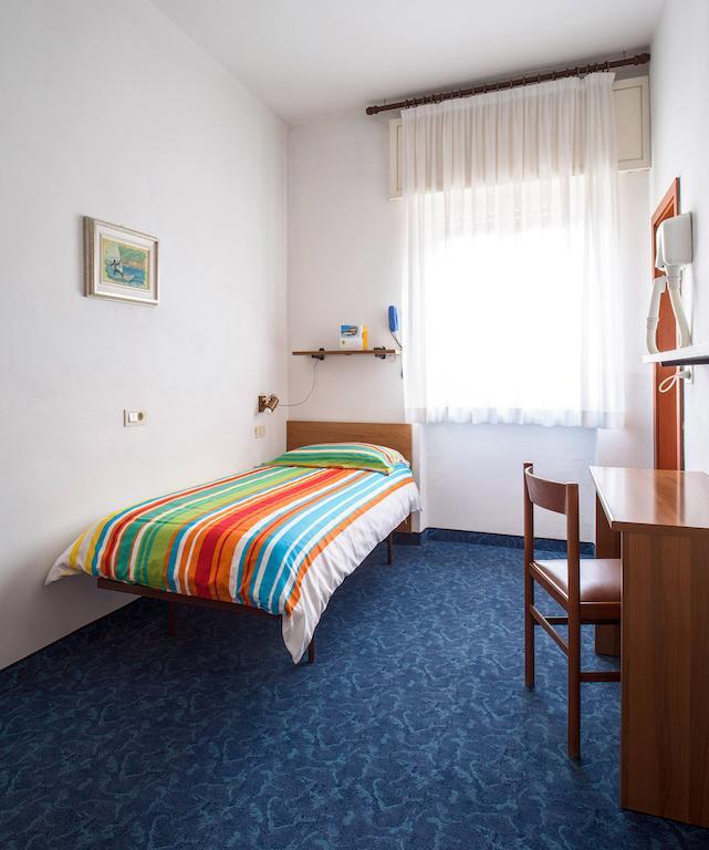 Albergo Villa Mimosa Torbole Sul Garda Oda fotoğraf